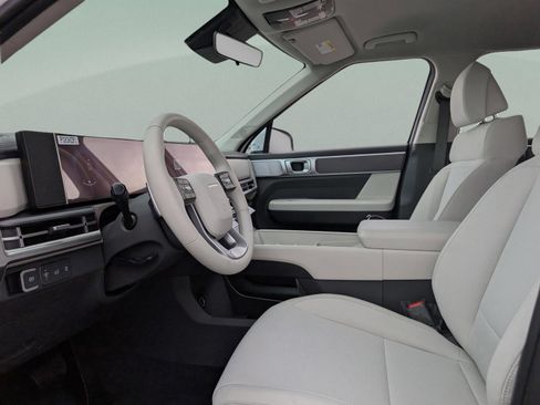 Used 2025 Hyundai Santa Fe SE AWD/4WD image 11
