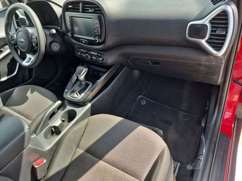 Used 2020 Kia Soul LX FWD image 18