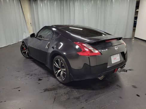 Used 2020 Nissan 370Z w/ Sport Package image 7