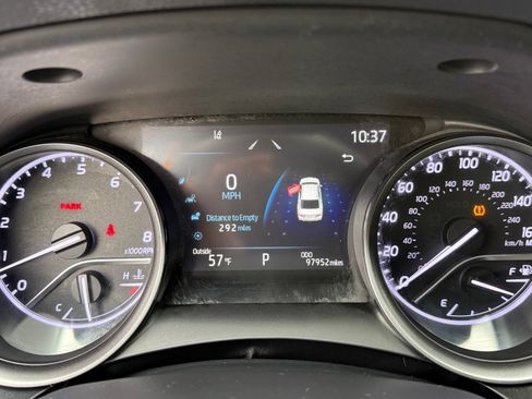 Used 2021 Toyota Camry SE image 30