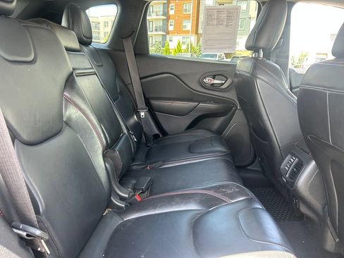 Used 2014 Jeep Cherokee Trailhawk w/ Leather Interior Group AWD/4WD image 33