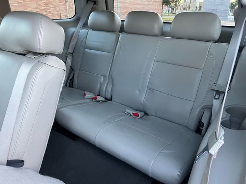 Used 2007 Chrysler Aspen Limited image 19