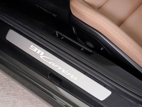 Used 2023 Porsche 911 Carrera image 11