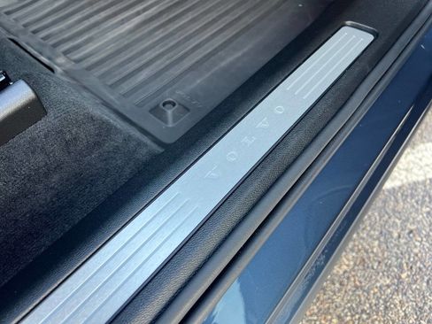 Used 2025 Volvo XC60 B5 Plus w/ Protection Package Premier image 15