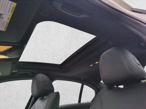 Used 2023 BMW 330i Sedan w/ Convenience Package image 16