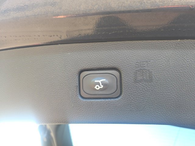 Used 2021 Ford Edge ST-Line FWD image 13