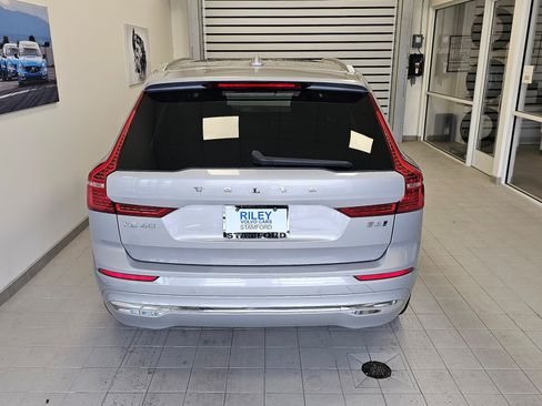 Certified 2022 Volvo XC60 B6 Inscription w/ Climate Package image 5