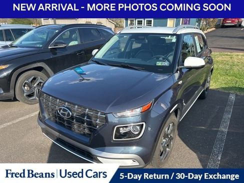 Used 2023 Hyundai Venue Limited w/ Cargo Package image 2
