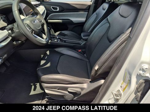 Used 2024 Jeep Compass Latitude AWD/4WD image 14