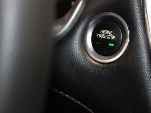 Used 2021 Chevrolet Traverse LS image 36