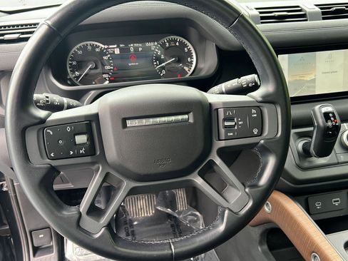 Certified 2023 Land Rover Defender 110 X-Dynamic SE AWD/4WD image 11