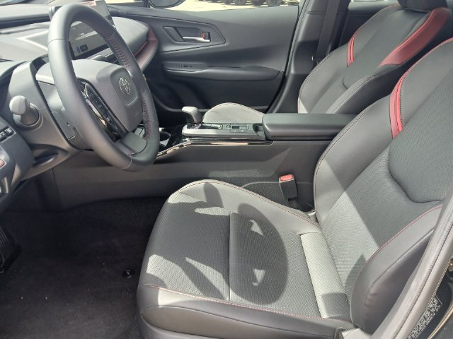 New 2025 Toyota Prius Plug-In Hybrid FWD image 9