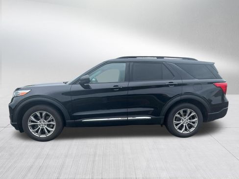 Used 2022 Ford Explorer XLT AWD/4WD image 5