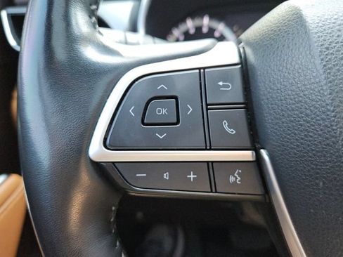 Used 2022 Toyota Highlander Platinum FWD image 24