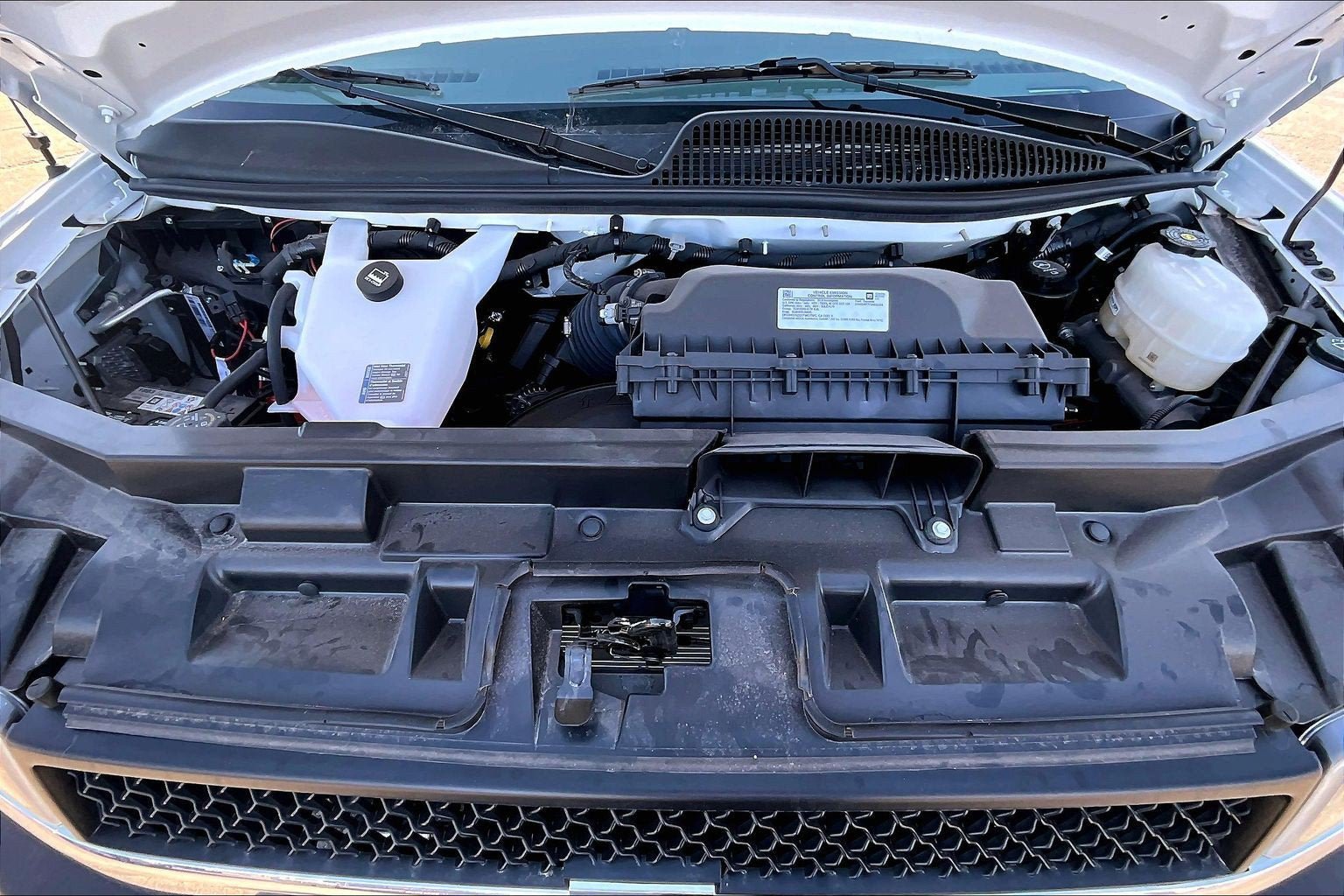 New 2025 Chevrolet Express 3500 RWD image 11