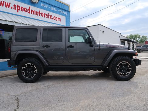 Used 2016 Jeep Wrangler Unlimited Rubicon AWD/4WD image 4