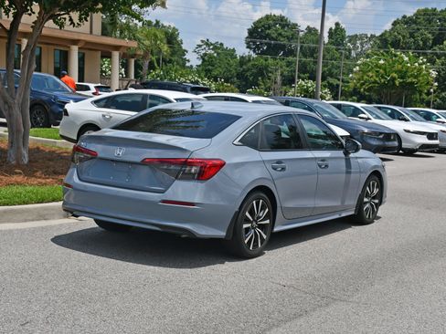 Used 2024 Honda Civic EX image 4
