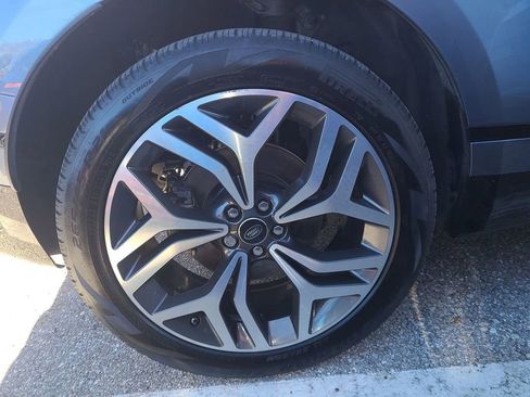 Used 2019 Land Rover Range Rover Velar R-Dynamic SE image 10