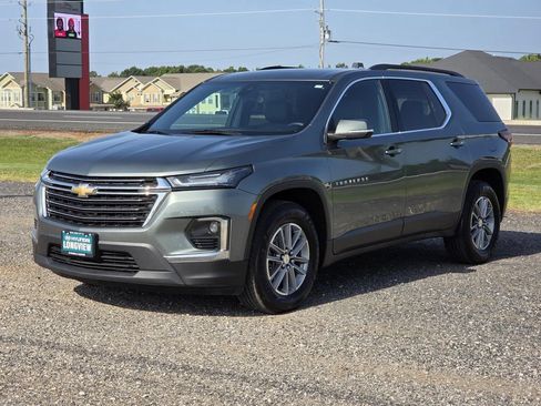 Used 2022 Chevrolet Traverse LT w/ LPO, Floor Liner Package FWD image 3