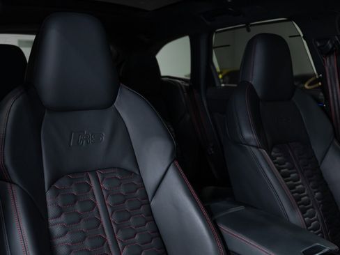 Used 2022 Audi RS 6 4.0T quattro Avant w/ Carbon Optic Package image 65