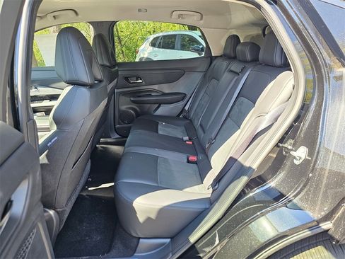 New 2025 Nissan Ariya AWD image 21