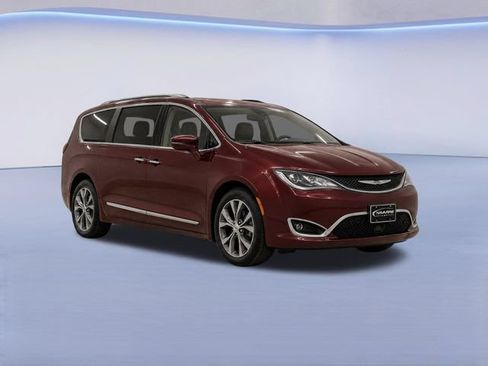 Used 2020 Chrysler Pacifica Limited w/ Advanced Safetytec Group FWD image 10