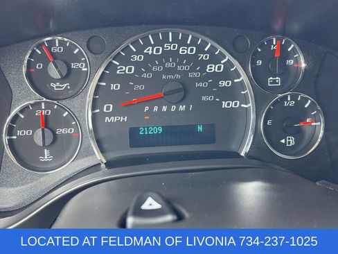 Used 2025 Chevrolet Express 3500 LT w/ LT Preferred Equipment Group RWD image 12