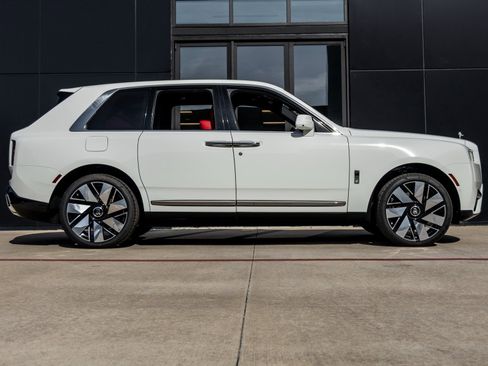 New 2026 Rolls-Royce Cullinan image 12