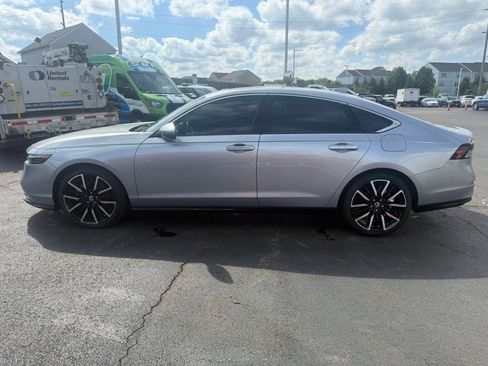 Used 2025 Honda Accord Touring image 6