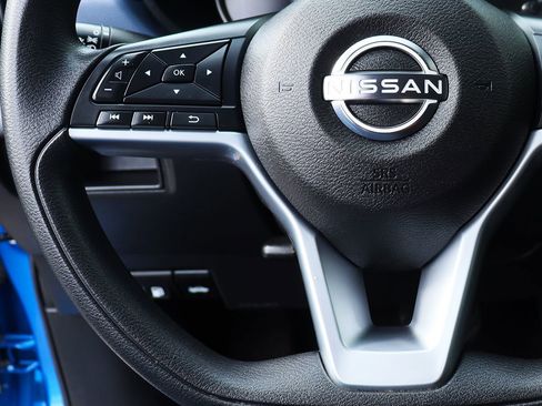 Used 2023 Nissan Versa SV image 51