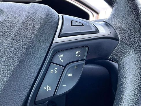 Used 2020 Ford Fusion SE FWD image 17