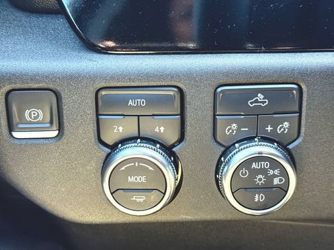 Used 2023 GMC Sierra 1500 Elevation w/ Preferred Package AWD/4WD image 18