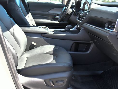 Used 2024 Toyota Grand Highlander FWD image 52
