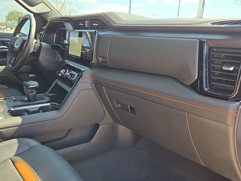 Used 2024 GMC Sierra 1500 AT4 w/ Technology Package image 32