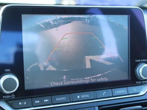 Used 2023 Nissan Altima 2.5 SV image 21