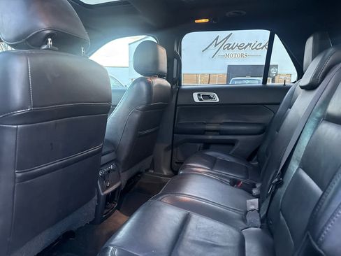 Used 2015 Ford Explorer XLT w/ Equipment Group 202B image 8