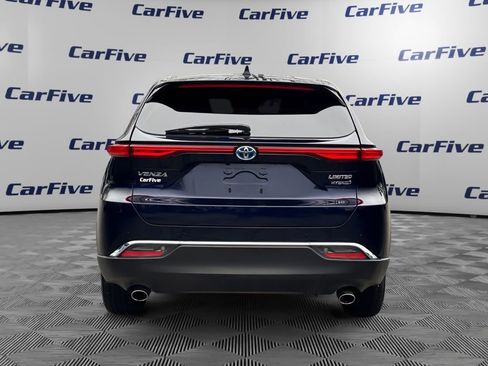 Used 2022 Toyota Venza Limited image 4