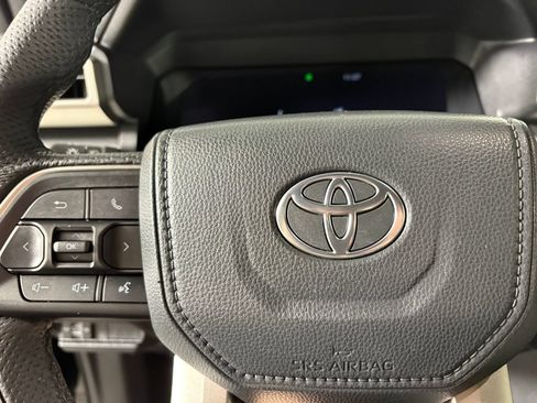 Used 2024 Toyota Tacoma TRD Sport AWD/4WD image 22