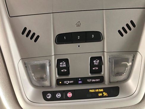 Used 2020 GMC Acadia SLT w/ Driver Alert Package II image 21