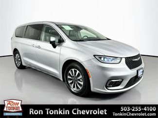 Used 2023 Chrysler Pacifica Touring-L FWD 360° Tour