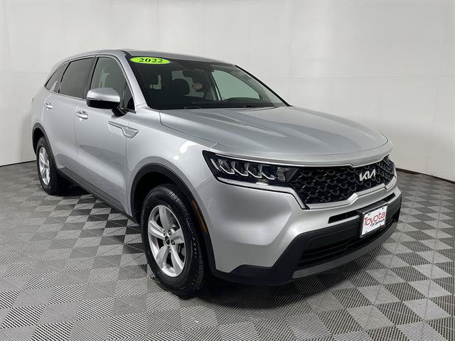 Used 2022 Kia Sorento LX AWD/4WD image 3