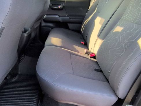 Used 2019 Toyota Tacoma TRD Sport image 19