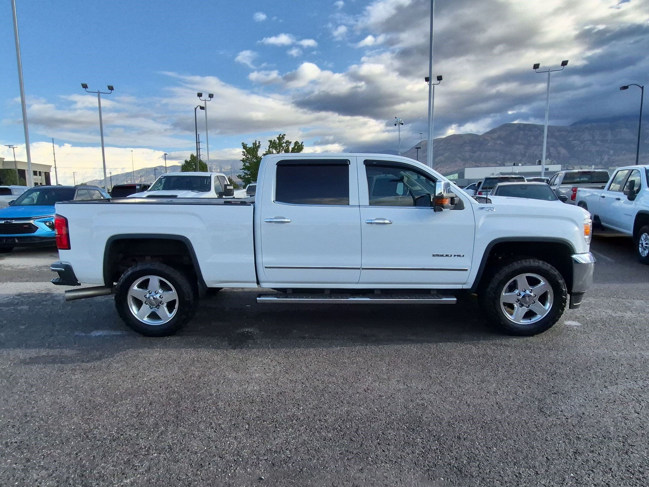 Used 2015 GMC Sierra 2500 SLT w/ Duramax Plus Package AWD/4WD image 2