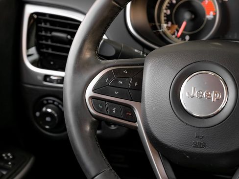 Used 2021 Jeep Cherokee Limited w/ Mopar Interior Package image 27