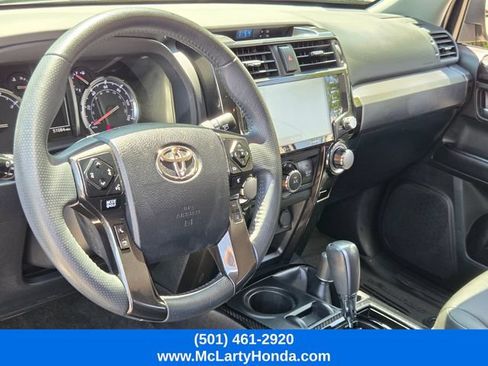 Used 2021 Toyota 4Runner Venture w/ Moonroof Package AWD/4WD image 10