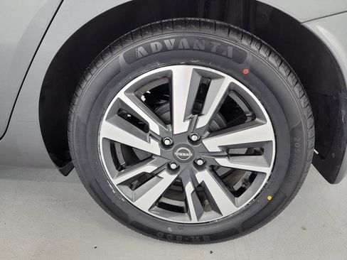 Used 2024 Nissan Versa SV w/ Trunk Package FWD image 12