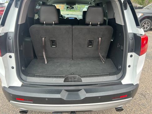 Used 2017 GMC Acadia SLT AWD/4WD image 19