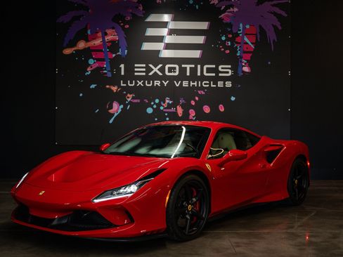 Used 2022 Ferrari F8 Tributo RWD image 1