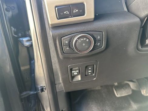 Used 2019 Ford F150 Lariat image 21