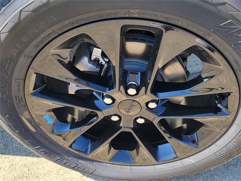 Used 2022 Jeep Wrangler Unlimited Sahara w/ Cold Weather Group image 10